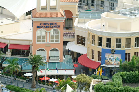 Chevron Renaissance - HR Surfers Paradise - Accommodation VIC 27