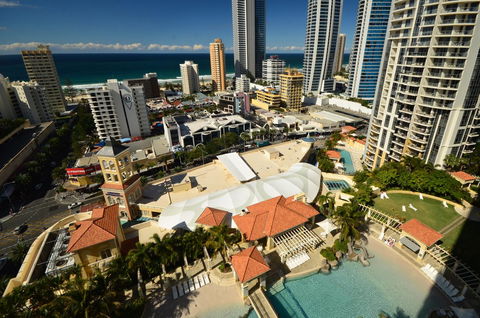 Chevron Renaissance - HR Surfers Paradise - Accommodation VIC 25