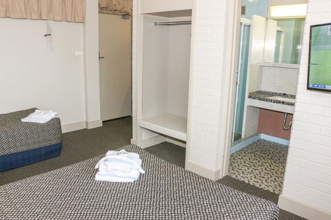 Brighton Hotel - Accommodation VIC 5