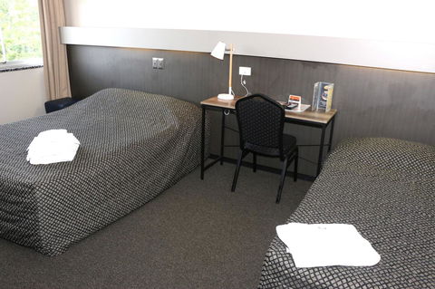 Brighton Hotel - Accommodation VIC 3