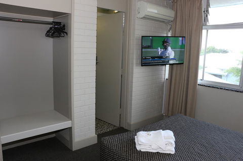 Brighton Hotel - Accommodation VIC 9