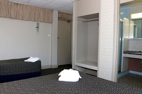 Brighton Hotel - Accommodation VIC 7