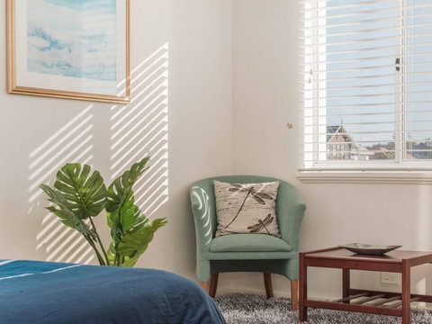 Waters Edge Apartment With Jetty - Accommodation VIC 2