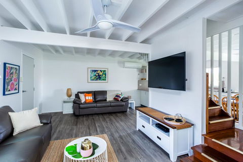 Wayfarers Beachouse - Rainbow Beach, Everything You Need, Just Metres To The Beach - Accommodation VIC 2