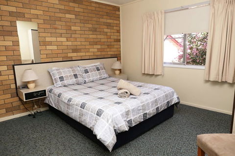 Westwood Motor Inn - Accommodation VIC 2