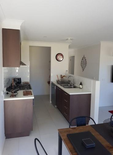 White Caps B - New Styles & Spacious Home - Accommodation VIC 2