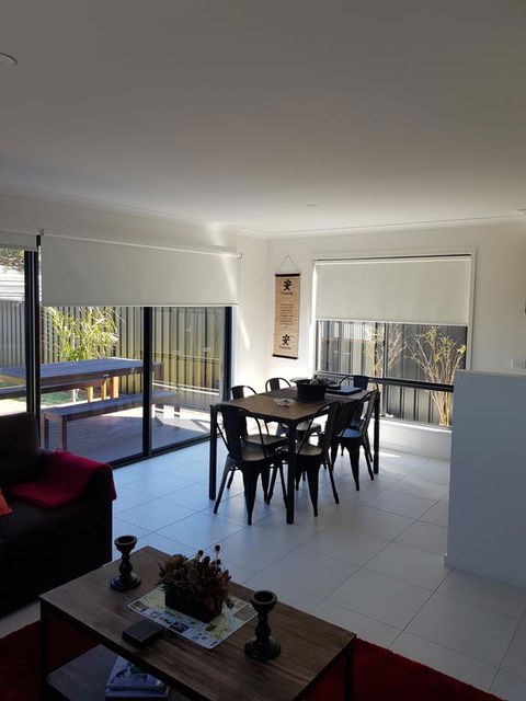 White Caps B - New Styles & Spacious Home - Accommodation VIC 1