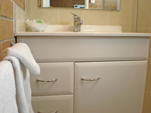 White Lanterns Motel - Accommodation VIC 2