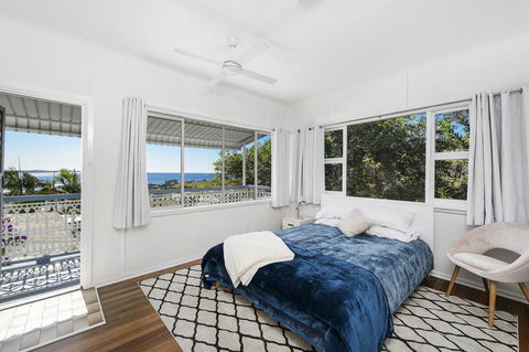 Whitecaps, 26 East Street - Accommodation VIC 1