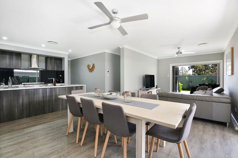 Wowly Waters - Pet Friendly - 1 Min Walk To Beach - Accommodation VIC 2