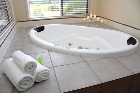Yabbaloumba Retreat - Accommodation VIC 2