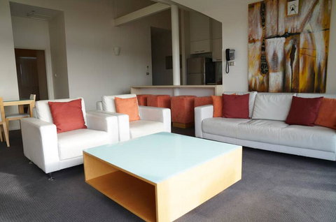 York Cove Holiday Hotel - Accommodation VIC 3