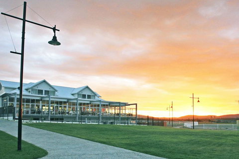 York Cove Holiday Hotel - Accommodation VIC 0