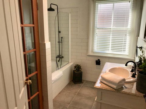 YSG The Edward Townhouse 153 - Walk To Town - Accommodation VIC 2