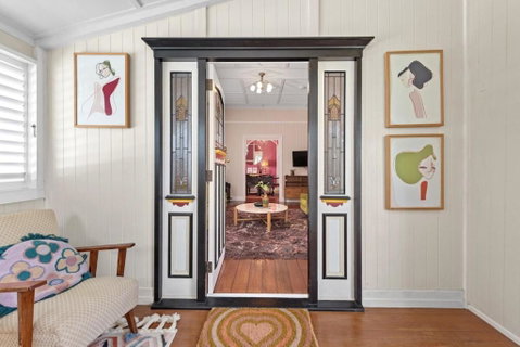 A Colourful Life 4Bed-2Bath-1Car - Queenslander - Accommodation VIC 4