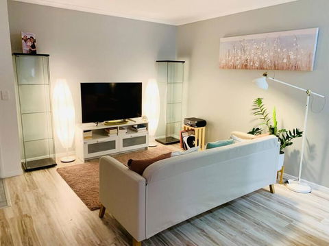 A Cosy And Peaceful Apartment In The Heart Of Yandina - Accommodation VIC 0