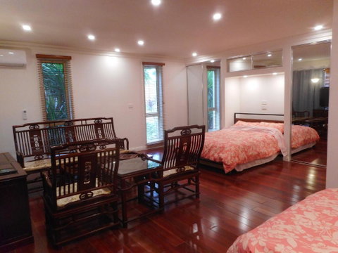 A Spacious Holiday Suite - Accommodation VIC 4