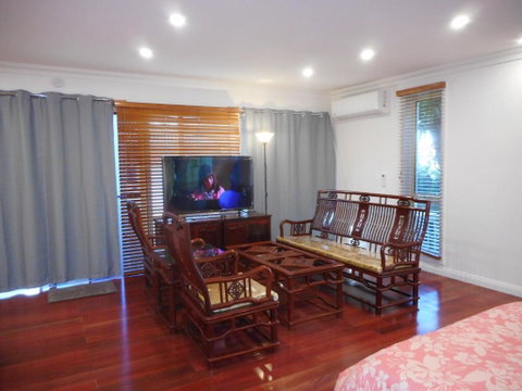 A Spacious Holiday Suite - Accommodation VIC 0