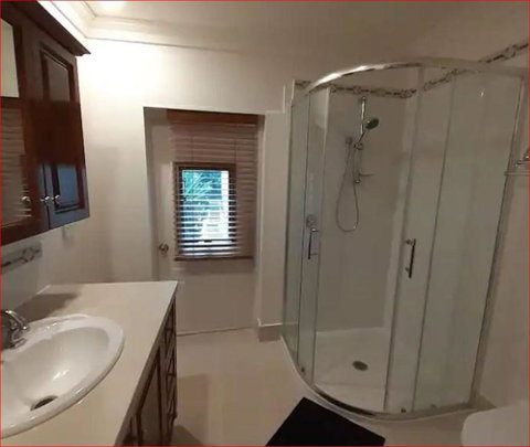 A Spacious Holiday Suite - Accommodation VIC 2
