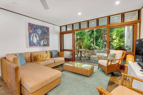Absolute Beachfront, Heart Of Port Douglas - 24 S - Accommodation VIC 1