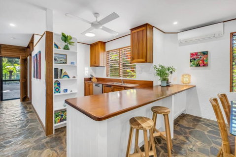 Absolute Beachfront, Heart Of Port Douglas - 24 S - Accommodation VIC 2
