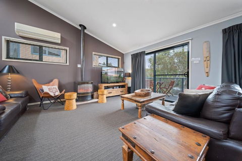 Acacia 2 - Modern 3BR Townhouse L Bath L WiFi L BBQ L Foxtel - Accommodation VIC 0