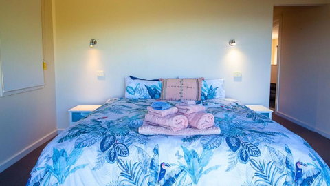Adelong Secluded Beach House Linen Provided Bermagui - Accommodation VIC 2