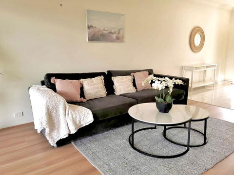 Adorable 3 Br Townhouse With Wifi & Parking - Accommodation VIC 0