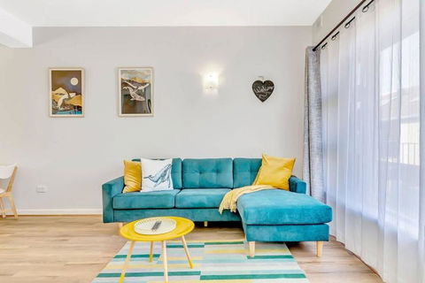 Adventure Awaits - Footsteps From West Beach - Accommodation VIC 0