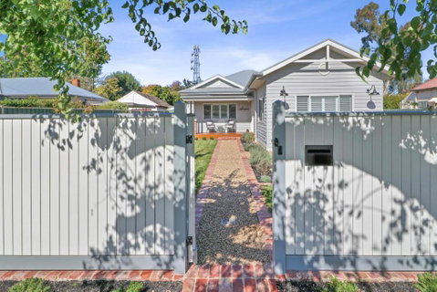 Ailsafield - Home In The Heart Of Mansfield - Accommodation VIC 0