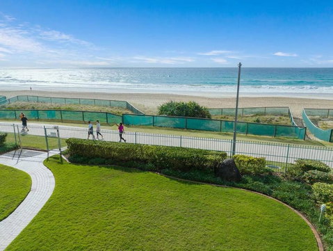 Absolute Beachfront Apartment 3B Pool Spa - Accommodation VIC 0