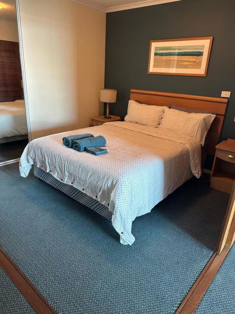 A-The Entrance Private Water Front 1 Bedroom Appartment At The Oaks - Accommodation VIC 4