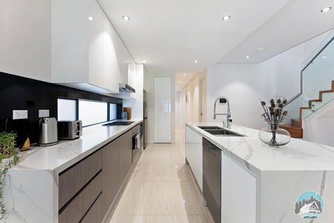 Aircabin - Eastwood - Luxury - 4 Bedrooms House - Accommodation VIC 2