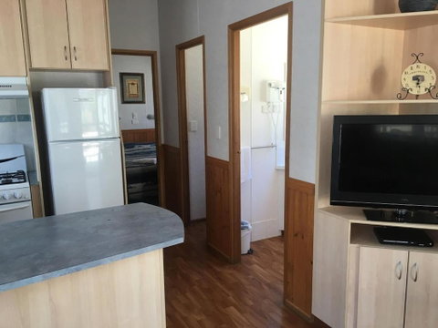 Albury All Seasons Tourist Park - Accommodation VIC 3