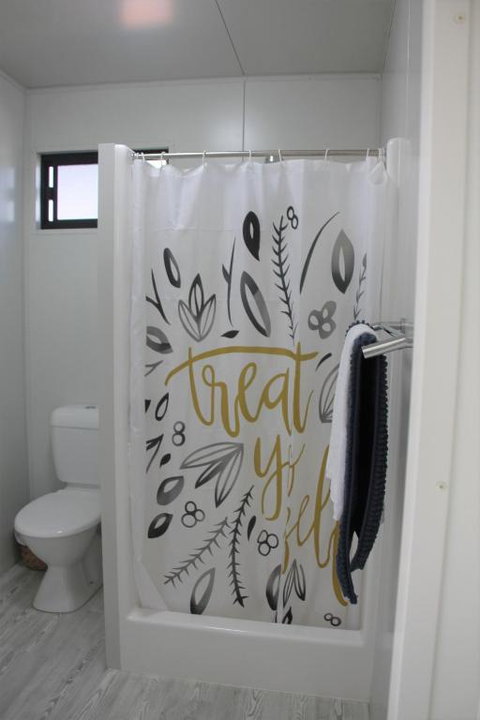 Alva Beach Tourist Park - Accommodation VIC 4