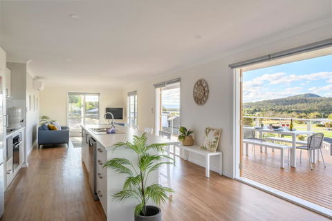 Ambience, A Stunning Holiday Retreat! - Accommodation VIC 1