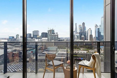 An Amazing 2BR Apt With City Views In Southbank - Accommodation VIC 2