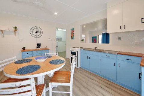 Anchors Away At Innes Park Opp Park & Beach Dogs Welcome Inside - Accommodation VIC 4