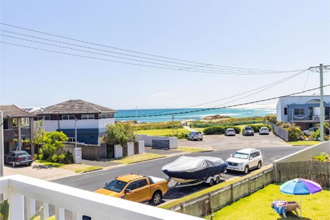 Anna Bay Beach Shack 44 Ocean Avenue Fantastic 2 Storey House With Spectacular Views - Accommodation VIC 1