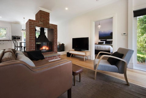 Annecy House - Accommodation VIC 3