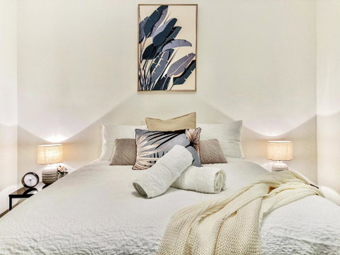 Amazing River View - 3 Bedroom Apartment - Brisbane CBD - Netflix - Fast Wifi - Carpark - Accommodation VIC 1