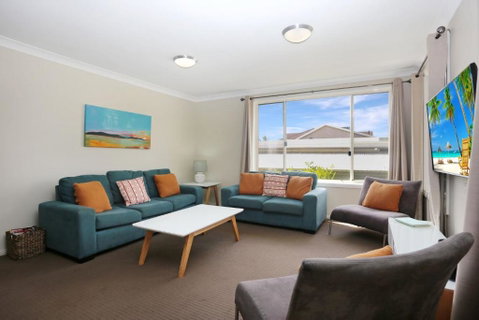 Aquarius Apartment 4 - Accommodation VIC 3