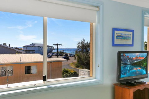 Aquarius Apartment 7 - Accommodation VIC 2