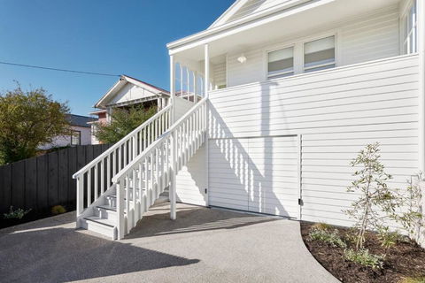 Architectural Brilliance - Sandy Bay - Accommodation VIC 0