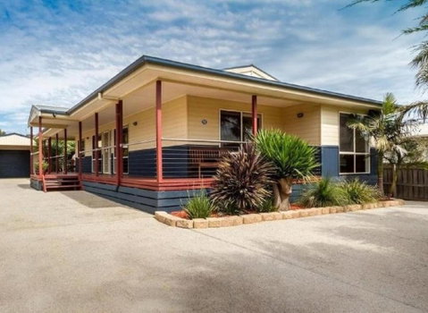 Area 51 By Ready Set Stay - BYO LINEN & TOWELS - Accommodation VIC 4
