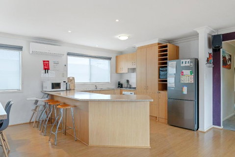 Area 51 By Ready Set Stay - BYO LINEN & TOWELS - Accommodation VIC 2