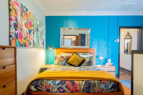 Art Deco Retreat, Shops & Cafes, Public Street Parking - Accommodation VIC 0