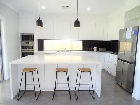 Avella House - Accommodation VIC 1