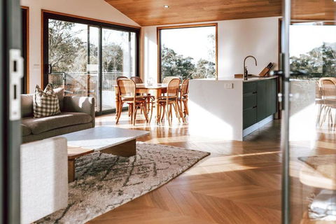 B E R T I E - Central Bicheno - Accommodation VIC 0