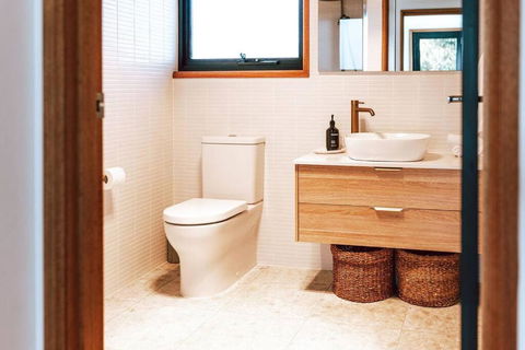 B E R T I E - Central Bicheno - Accommodation VIC 4